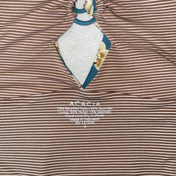 (S) Acacia Bronx One Piece in Tropic - Picture 3 of 3